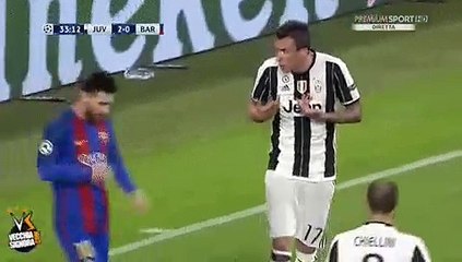Mario Mandzukic Comically Pushes Lionel Messi!