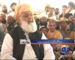 Funny conversation between Saleem Safi and Molana Fazal Ur Rehman in Jirga. Watch video