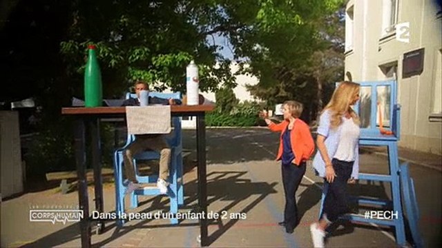 Michel Cymès et Adriana Karembeu se mettent dans la peau d'enfants de 2ans ! Regardez