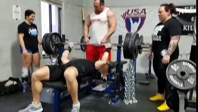 Un kilo de trop sur sa barre et c'est le drame... Fail en muscu