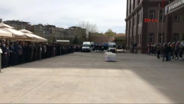 Diyarbakır Patlamada Şehit Olan Polis Burhan Mercan ve Sivil Personel Cengiz Tekin Için Tören...