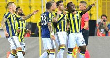 Fenerbahçeli Van Der Wiel Menajerine Yalvardı: Bana Kulüp Bul