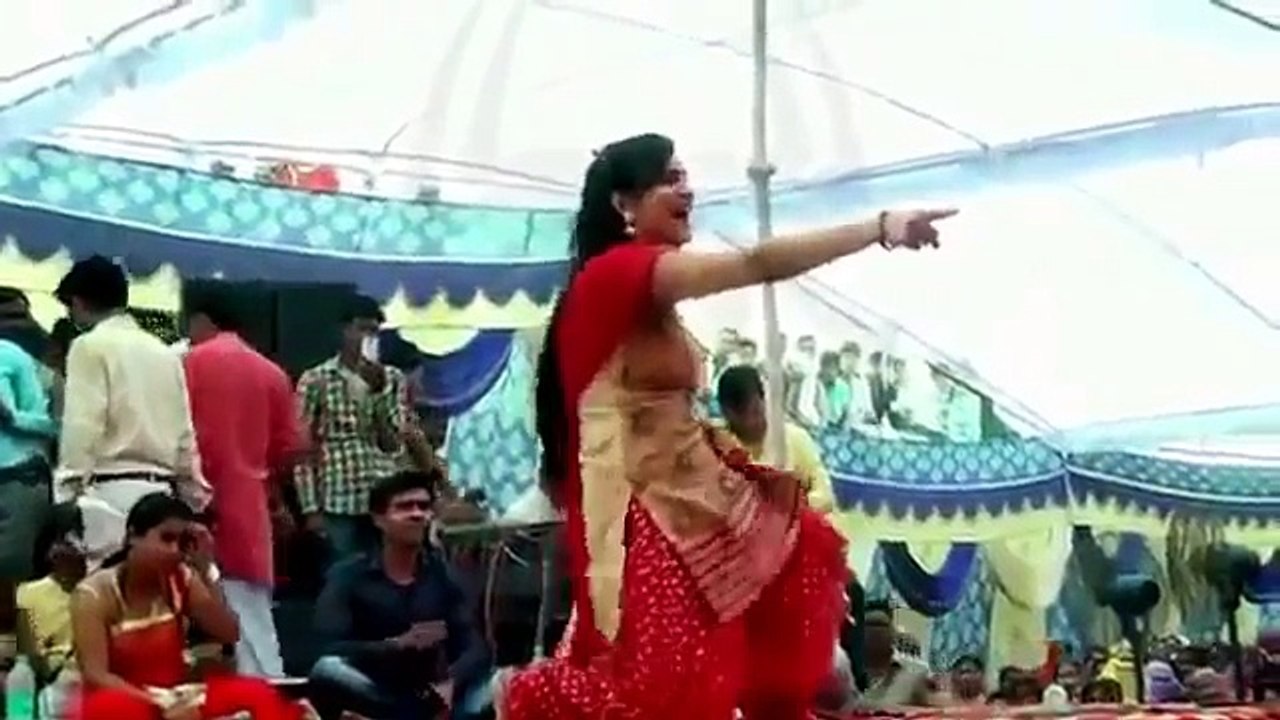 Beautiful Girl dance IN pUBLIC