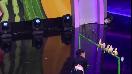 El ninja de 8 años que lanza naipes cortantes