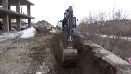 Yüksekova'da İçme Suyu İhalesini Alan Firma Çalışmalarına Başladı