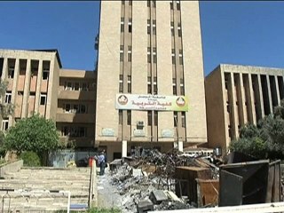 মসুল বিশ্ববিদ্যালয় পুনর্দখলের পর চলছে ধ্বংসস্তূপ সরানোর কাজ