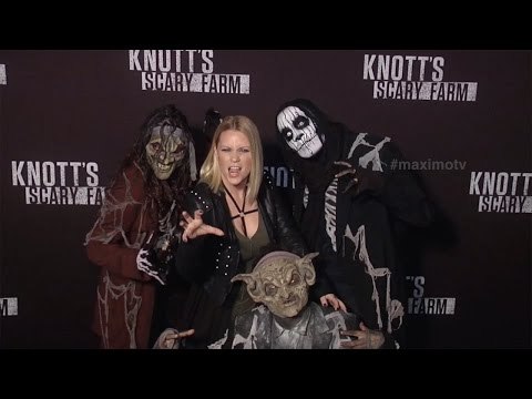 Carrie Keagan Knotts Scary Farm 2016 Black Carpet
