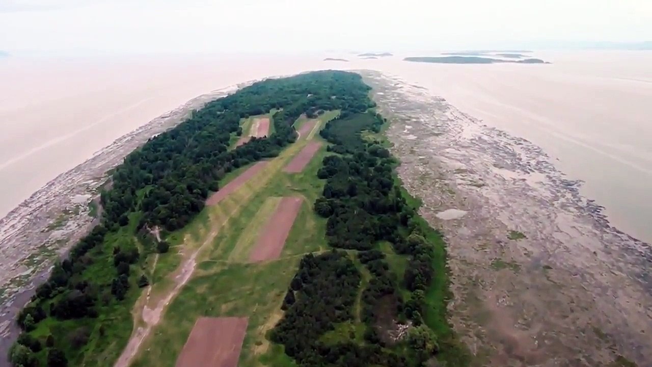 Flyover of Île Reaux - Hunting Estate for Sale
