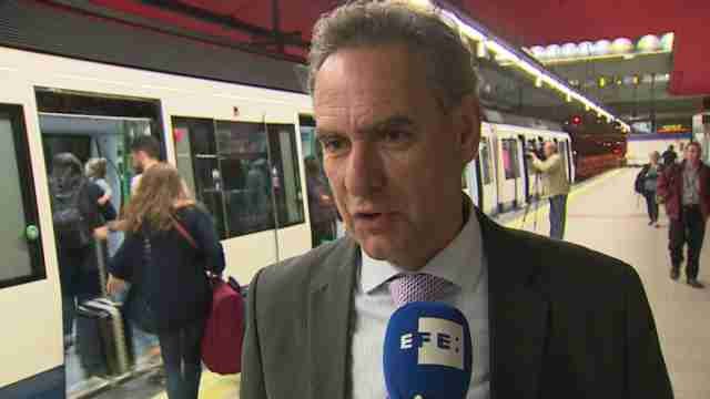 Alivio entre los usuarios por la reapertura anticipada de la linea 8