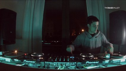 The Bass Valley - Elmer Davy