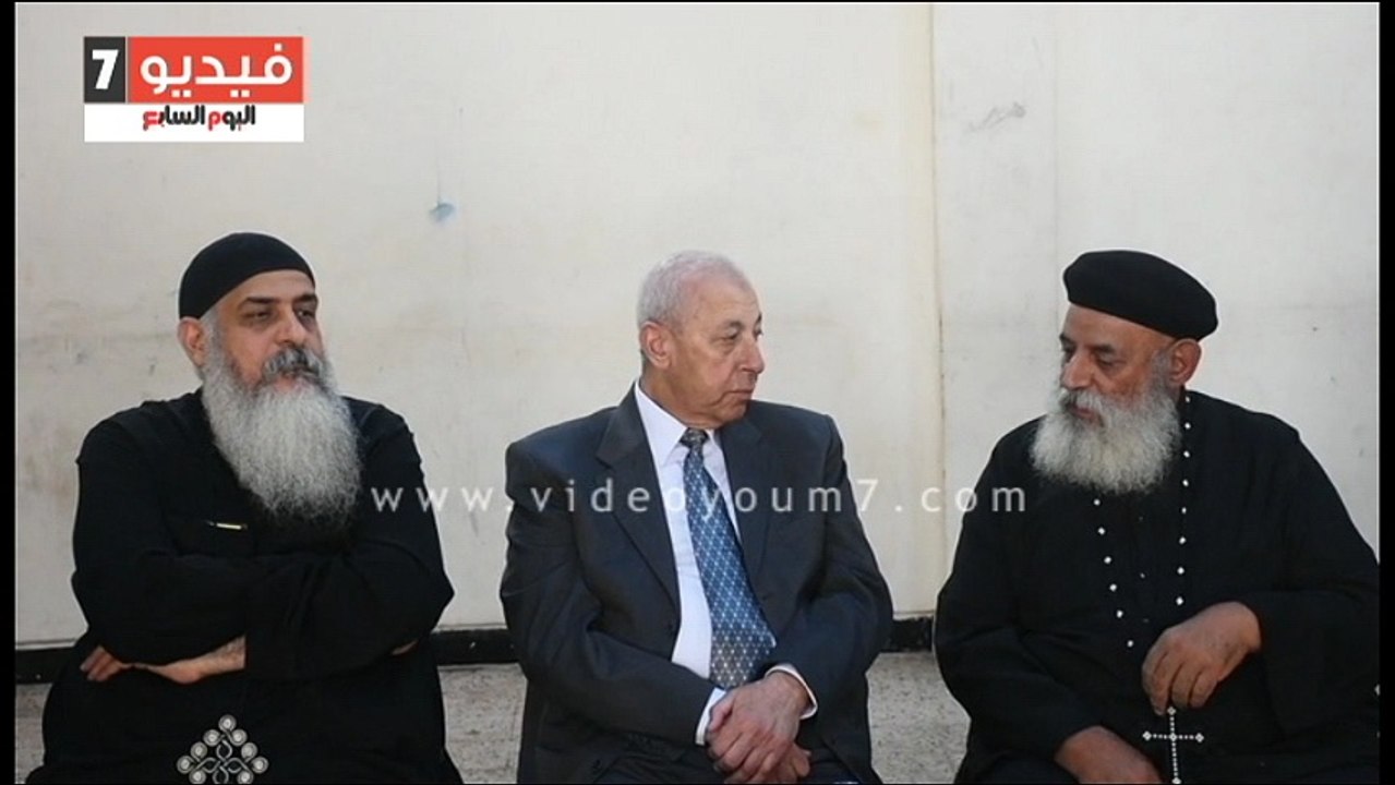 محافظ أسوان يقدم واجب العزاء بكنيسة العذراء بدراو