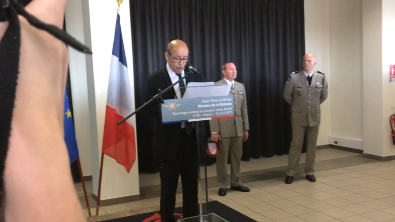Hommage national au sergent Julien Barbé, tué au Mali. Discours du ministre Jean-Yves Le Drian