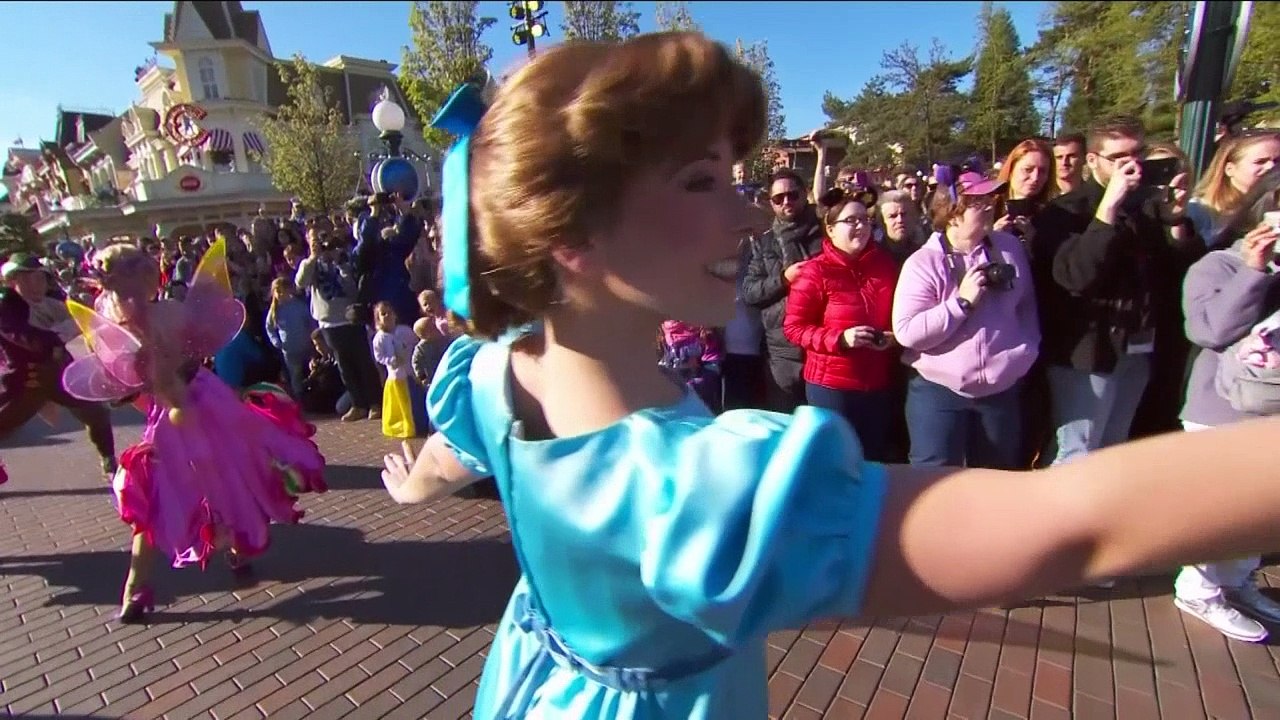 Mickey Mouse helps Disneyland Paris celebrate 25 years