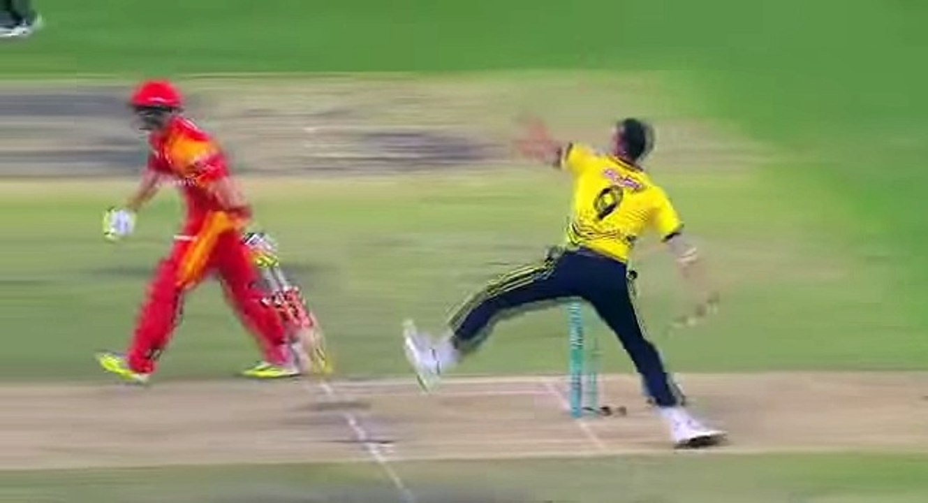 Shaun tait bowling action slow motion - YouTube