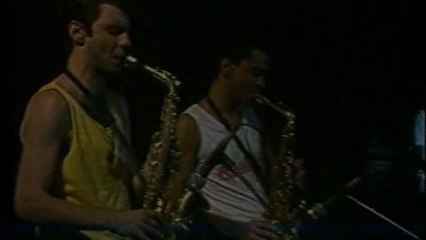 Charly García - No Bombardeen Buenos Aires