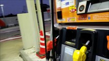 セルフスタンド　ENEOSでガソリンを継ぐ方法