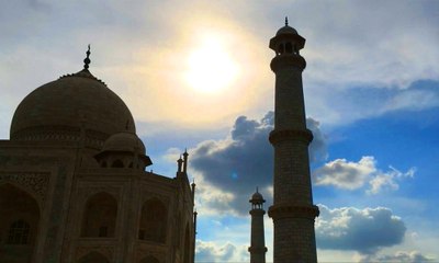 痛い!危険な牛に角で攻撃＆タージマハル,名古屋ホスト社長の海外旅行,Taj Mahal,ताज महल