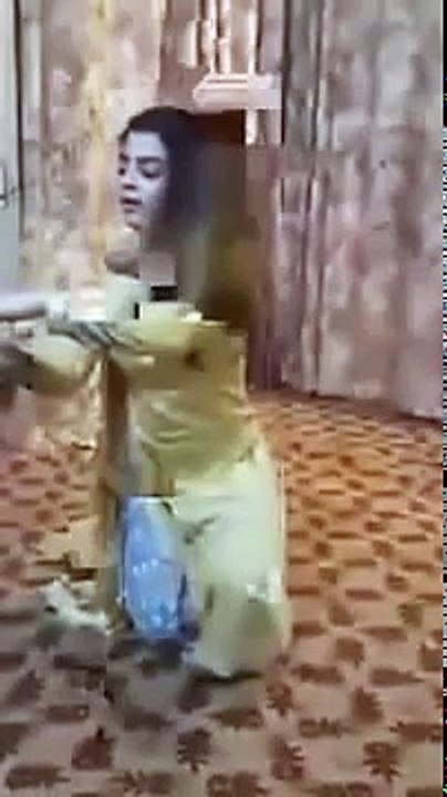 Pakistani Desi Beautiful Girl Dance Video