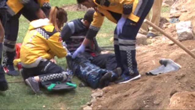 Göçük Altında Kalan Iraklı İşçi İtfaiye Ekipleri Tarafından Kurtarıldı