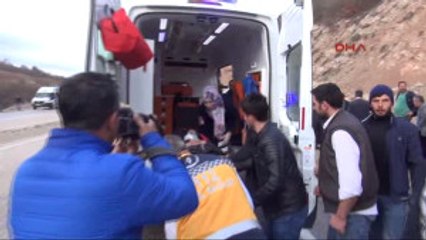 Tokat'ta Öğrenci Servisi Devrildi 16 Yaralı