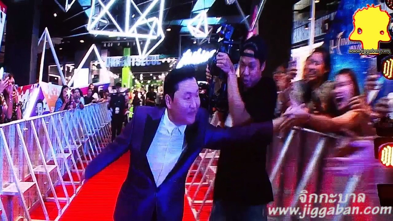 170411 PSY RED CARPET AT SHOW DC