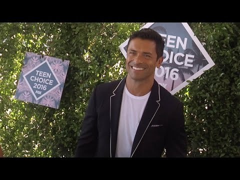 Mark Consuelos Teen Choice Awards 2016 Green Carpet