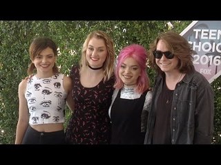 Hey Violet Teen Choice Awards 2016 Green Carpet