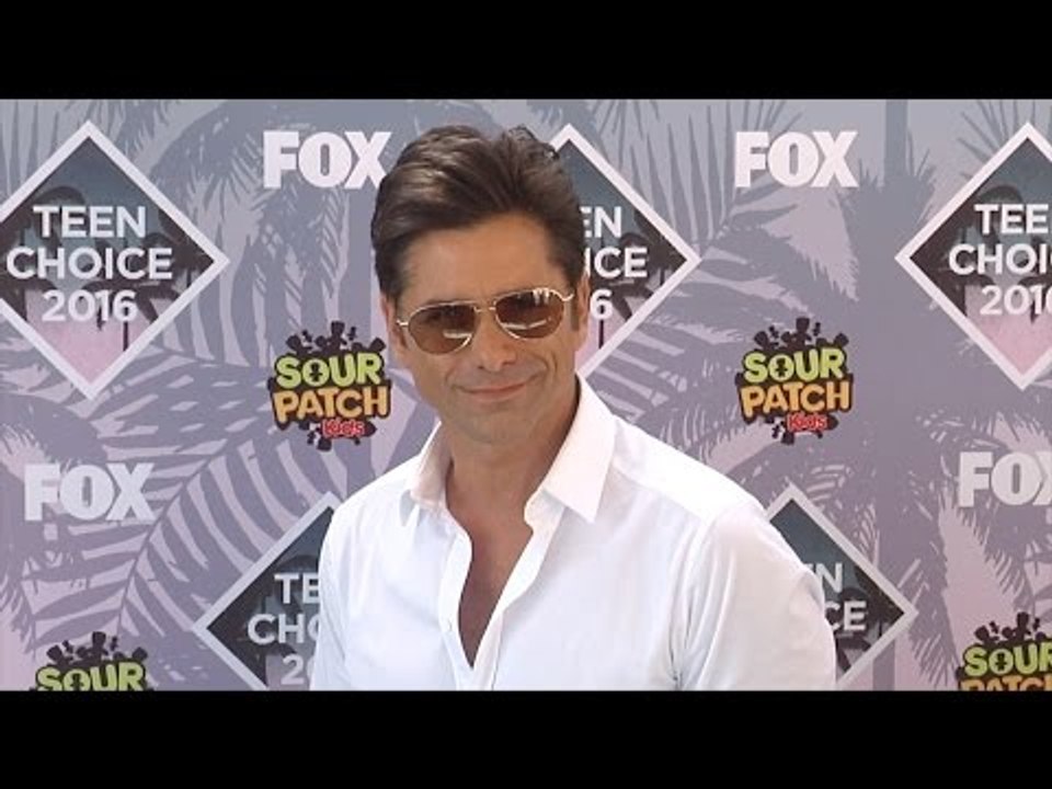 John Stamos Teen Choice Awards 2016 Green Carpet