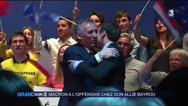 Présidentielle : Macron à l'offensive sur les terres de François Bayrou