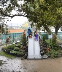 Yağmura Aldırmadan Doyasıya Eğlendiler