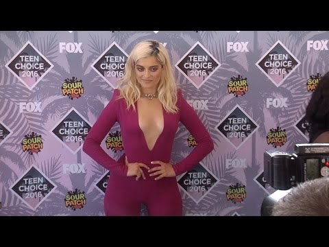Bebe Rexha Teen Choice Awards 2016 Green Carpet