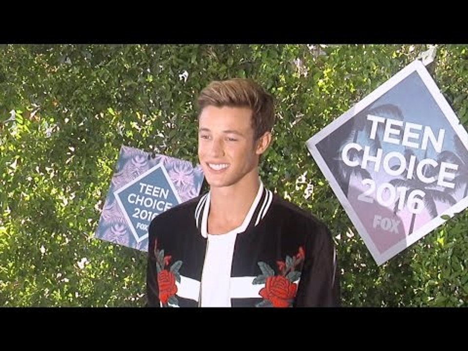 Cameron Dallas Teen Choice Awards 2016 Green Carpet