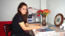 Mersin'de, Sürekli Karnı Guruldayan Genç Kız Hayata Küstü