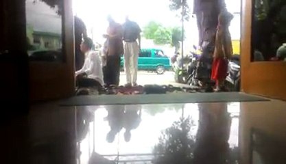 Lihat Tingkah Anak Kecil di Pelataran Masjid Ini, Kamu Pasti Gak Nyangka Banget
