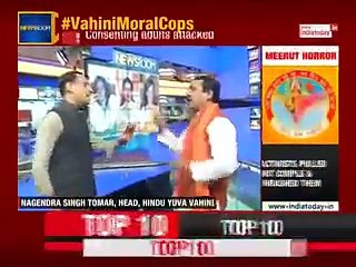Anti Pakistan Anchor is Fighting With Indian Politician
