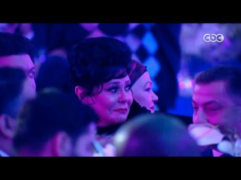 شاهد .. محمد صبحي بشكل كوميدي يقلد الفنانة “إسعاد يونس” مقدمة برنامج صاحبة السعادة