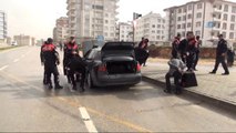 Polisin Dur İhtarına Otomobil Sürücüsü Yakalandı