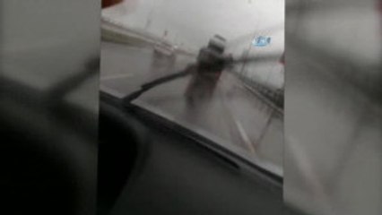 Tır Üzerinde Otomobil Taşıdı