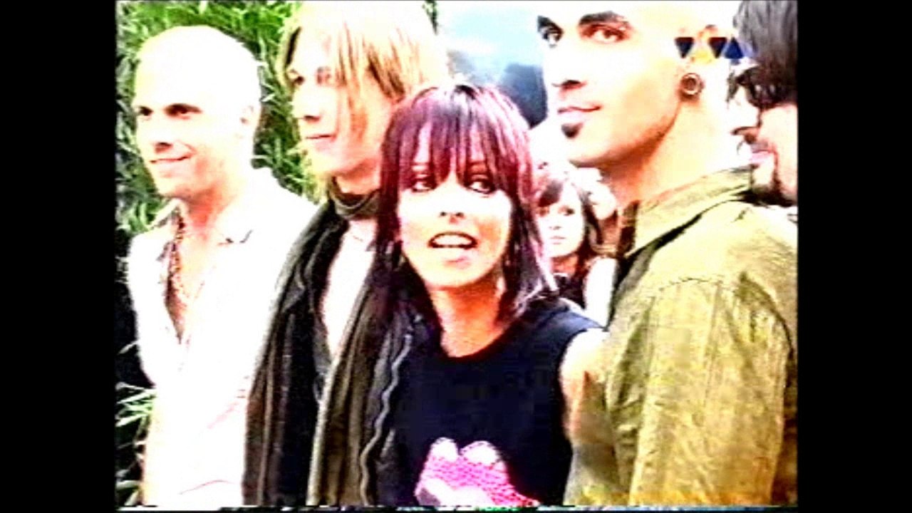 Nena - Comet arrival 15-08-2003