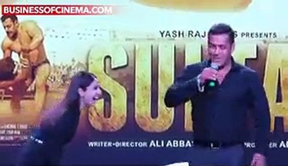 Salman Khan Ignores His Brother Wife Malaika Arora Khan In Live Show