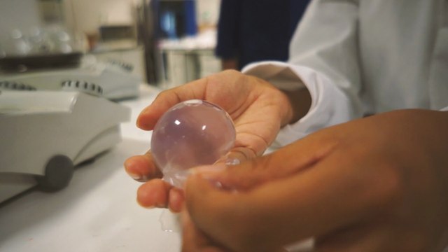 Une capsule d'eau pour remplacer les bouteilles en plastique