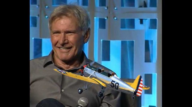 Avant l'arrivée de Star Wars 8, Harrison Ford se moque de lui-même