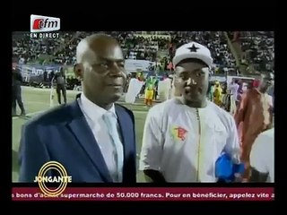 Vidéo - à Mourir de Rire!! Modou Mbaye se moque de son père Bécaye sur son…