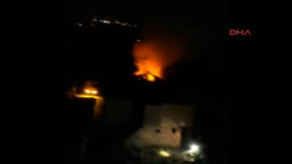 Kocaeli Tuğla Işçilerinin Kaldığı Evin Çatısı Alev Alev Yandı