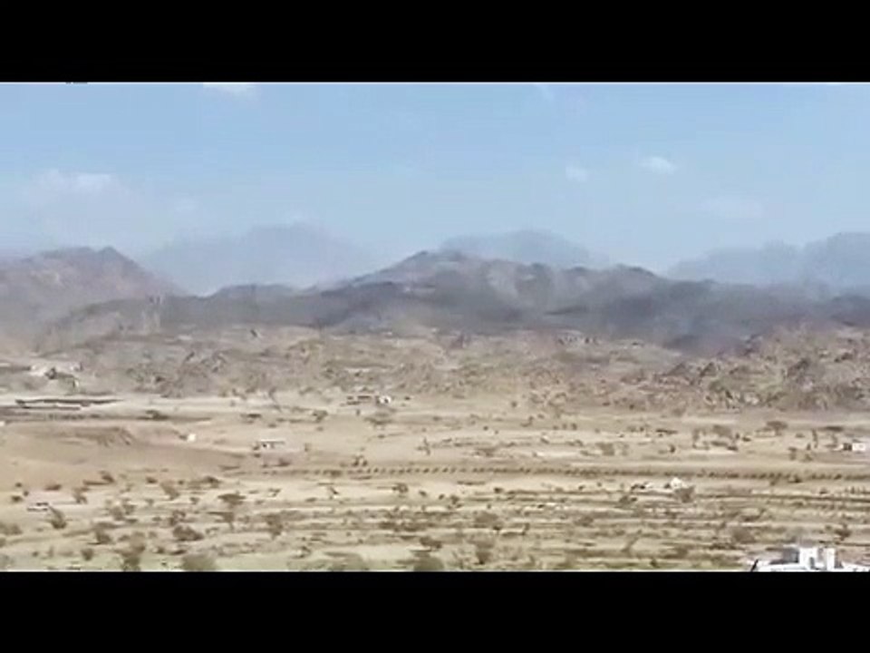 UFO CRASH IN SAUDI ARABIA! 2016 UFO CONFIRMED! UFO Caught on Tape! UFO Sightings 2016!-RzF6j9AoX2k