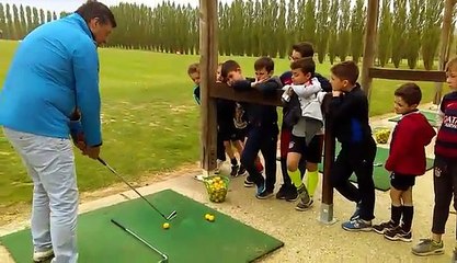 PREMIERS PAS DE GOLFEUR POUR NOS MINOTS