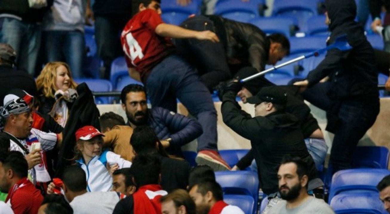 Lyon - Besiktas :Violences de Hooligans turcs