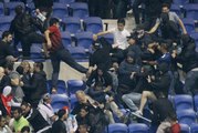 LYON-BESIKTAS: DES BAGARRES, LES SUPPORTERS SE RÉFUGIENT... SUR LE TERRAIN