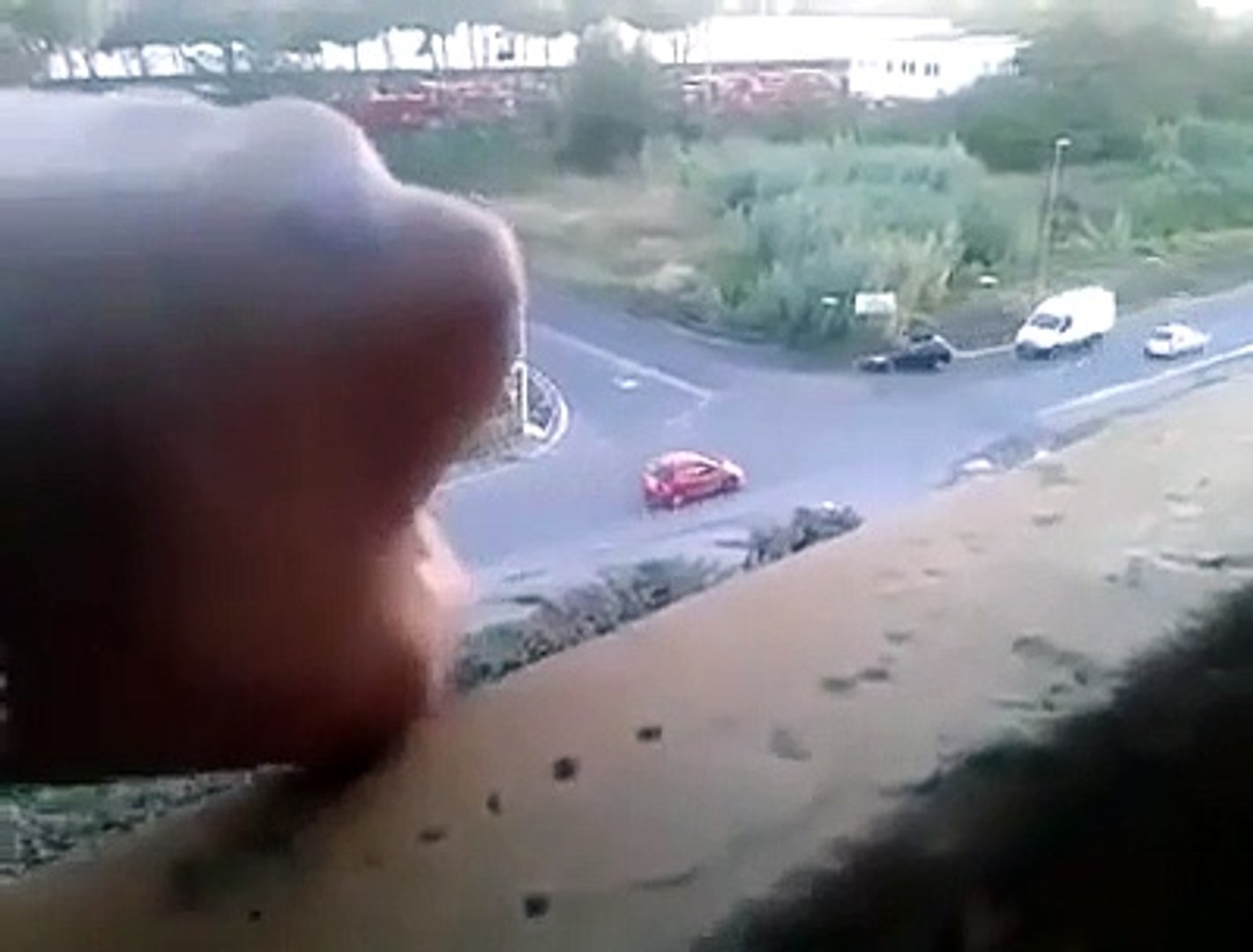 MÃO COMENDO CARROS