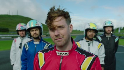 Kaiser Chiefs - Hole In My Soul (Behind The Scenes)